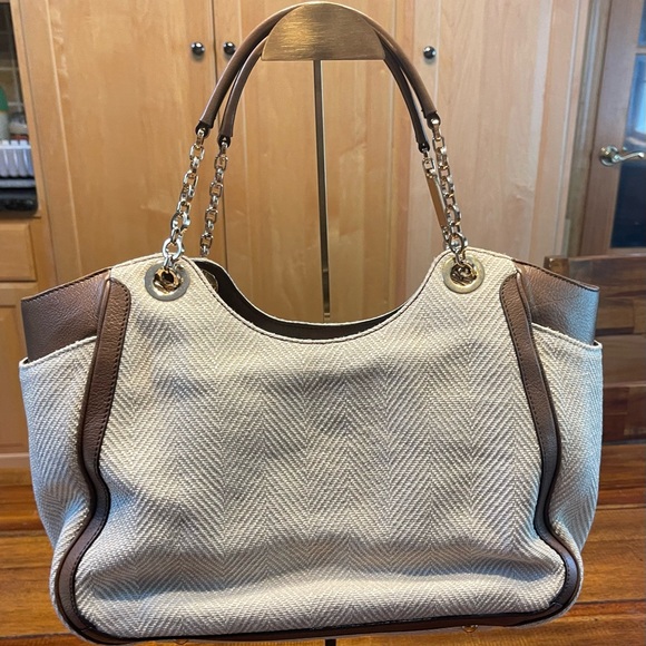 Salvatore Ferragamo Shoulder Bag - Picture 2 of 15